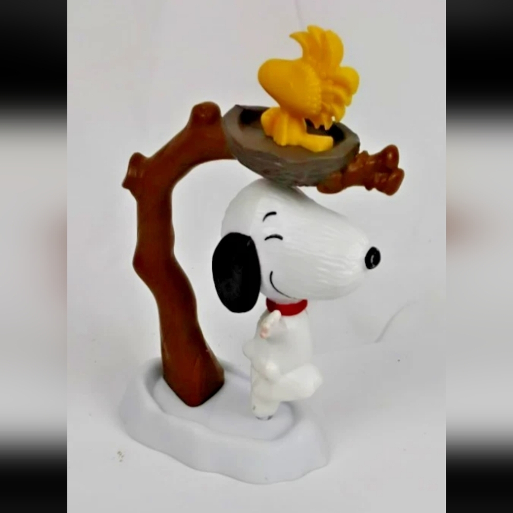 McDonald's 2015 Peanuts Snoopy Woodstock Floating Toy Happy Meal Figure